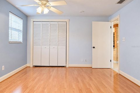 House in Saint Petersburg, Florida 2 bedrooms, 92.62 sq.m. № 2419834 - photo 17