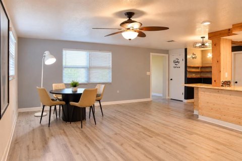 House in Saint Petersburg, Florida 2 bedrooms, 92.62 sq.m. № 2419834 - photo 9
