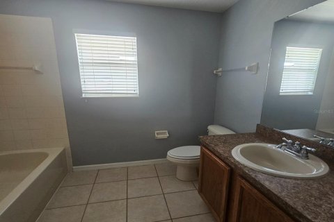 House in Clermont, Florida 4 bedrooms, 168.71 sq.m. № 2237931 - photo 21