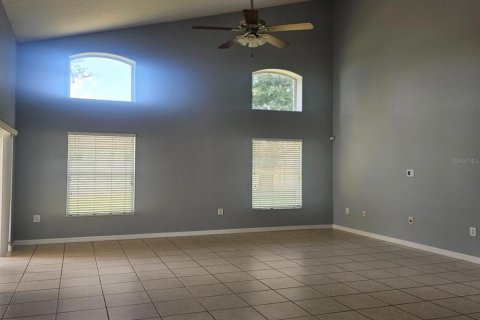 House in Clermont, Florida 4 bedrooms, 168.71 sq.m. № 2237931 - photo 13
