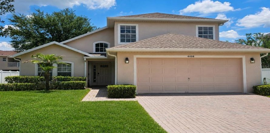 House in Clermont, Florida 4 bedrooms, 168.71 sq.m. № 2237931