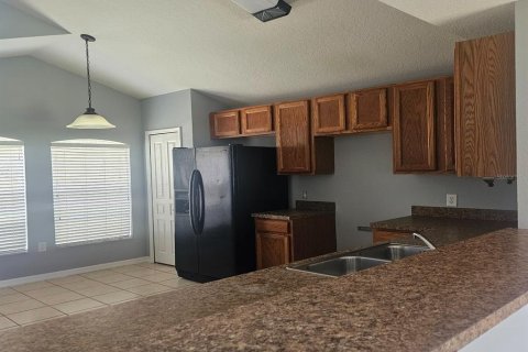 House in Clermont, Florida 4 bedrooms, 168.71 sq.m. № 2237931 - photo 16