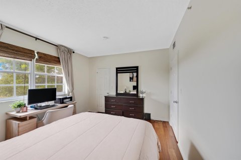 Condo in Pembroke Pines, Florida, 3 bedrooms № 2249886 - photo 14