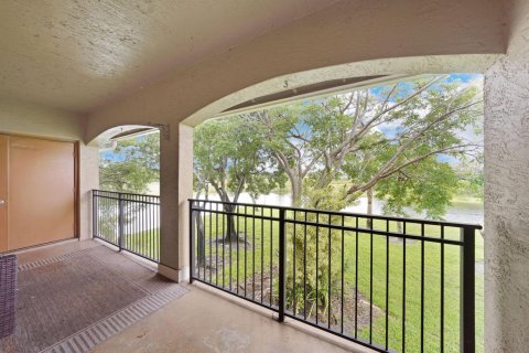 Condo in Pembroke Pines, Florida, 3 bedrooms № 2249886 - photo 20