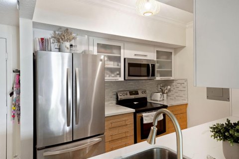 Condo in Pembroke Pines, Florida, 3 bedrooms № 2249886 - photo 5