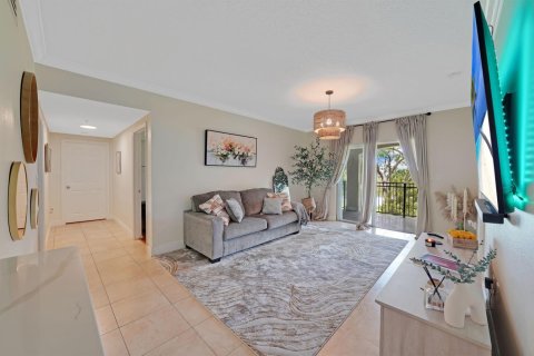 Condo in Pembroke Pines, Florida, 3 bedrooms № 2249886 - photo 2