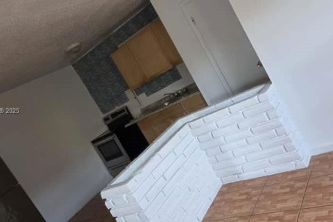 Снять в аренду квартиру в Флорида-Сити, Флорида 2 спальни, 323.86м2, № 1957748 - фото 10