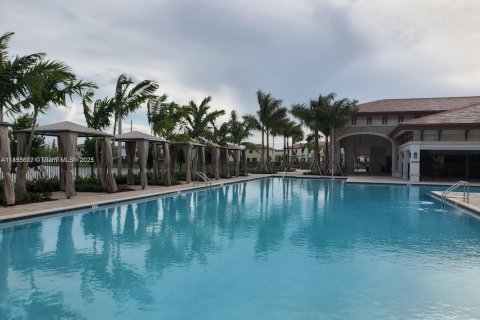 Touwnhouse à louer à Hialeah, Floride: 3 chambres, 153.29 m2 № 1946715 - photo 5