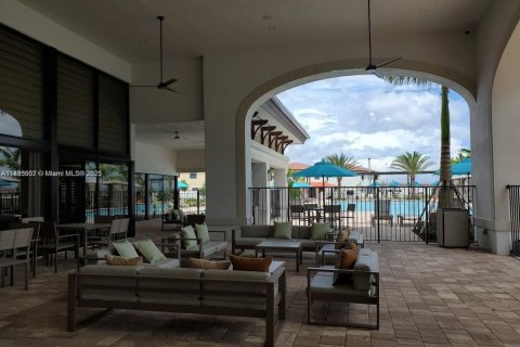 Touwnhouse à louer à Hialeah, Floride: 3 chambres, 153.29 m2 № 1946715 - photo 4