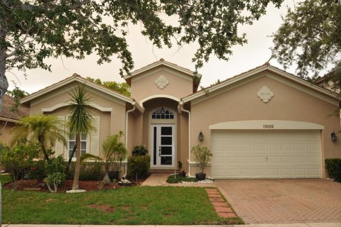 Villa ou maison à louer à Weston, Floride: 4 chambres, 230.03 m2 № 2087629 - photo 2