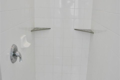 Villa ou maison à louer à Weston, Floride: 4 chambres, 230.03 m2 № 2087629 - photo 13