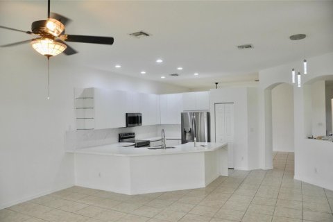 Villa ou maison à louer à Weston, Floride: 4 chambres, 230.03 m2 № 2087629 - photo 8