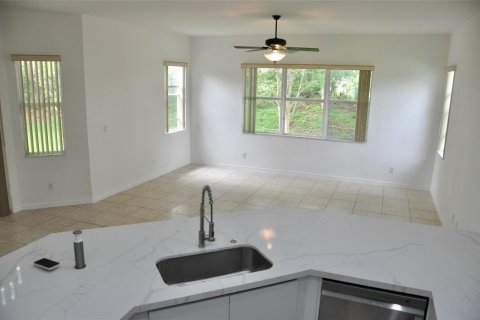 Villa ou maison à louer à Weston, Floride: 4 chambres, 230.03 m2 № 2087629 - photo 7