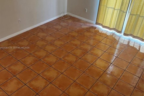 Condominio en alquiler en Pinecrest, Florida, 2 dormitorios, 89.19 m2 № 2086443 - foto 7