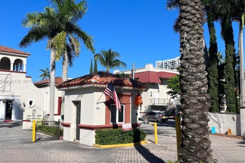 Condominio en alquiler en Pinecrest, Florida, 2 dormitorios, 89.19 m2 № 2086443 - foto 23