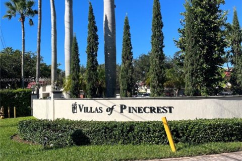 Condominio en Pinecrest, Florida, 2 dormitorios  № 2086443