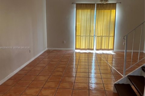 Condominio en alquiler en Pinecrest, Florida, 2 dormitorios, 89.19 m2 № 2086443 - foto 5