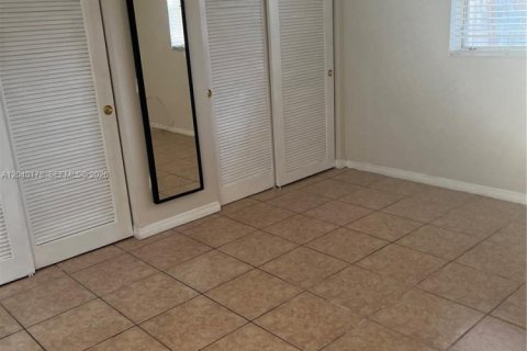 Condominio en alquiler en Pinecrest, Florida, 2 dormitorios, 89.19 m2 № 2086443 - foto 17