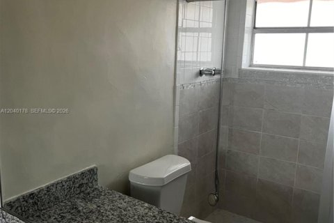 Condominio en alquiler en Pinecrest, Florida, 2 dormitorios, 89.19 m2 № 2086443 - foto 15