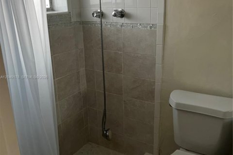 Condominio en alquiler en Pinecrest, Florida, 2 dormitorios, 89.19 m2 № 2086443 - foto 9