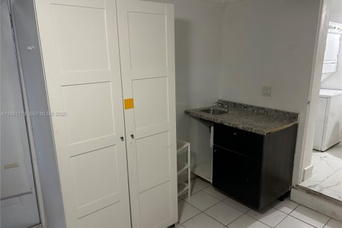 Immobilier commercial à louer à Hollywood, Floride: 1 chambre, 47.57 m2 № 2007221 - photo 6