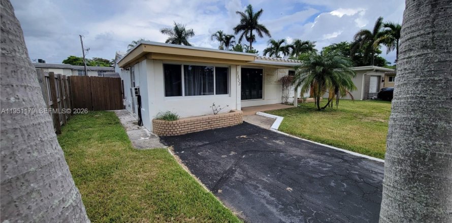 Immobilier commercial à Hollywood, Floride 1 chambre, 47.57 m2 № 2007221