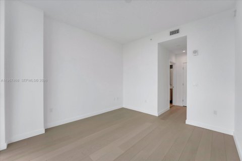 Condo in Bay Harbor Islands, Florida, 4 bedrooms № 2090879 - photo 10
