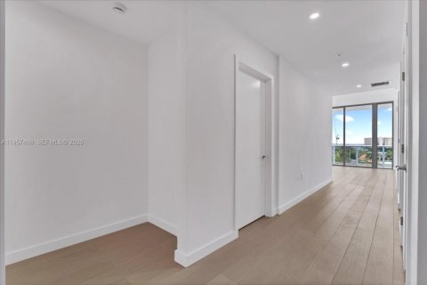 Condo in Bay Harbor Islands, Florida, 4 bedrooms № 2090879 - photo 5