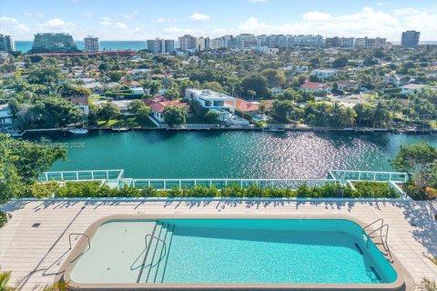 Condo in Bay Harbor Islands, Florida, 4 bedrooms № 2090879 - photo 19