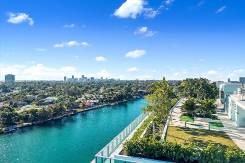 Condo in Bay Harbor Islands, Florida, 4 bedrooms № 2090879 - photo 21