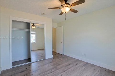 Villa ou maison à louer à Pembroke Pines, Floride: 4 chambres, 158.77 m2 № 1933183 - photo 18