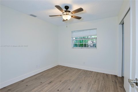 Villa ou maison à louer à Pembroke Pines, Floride: 4 chambres, 158.77 m2 № 1933183 - photo 15