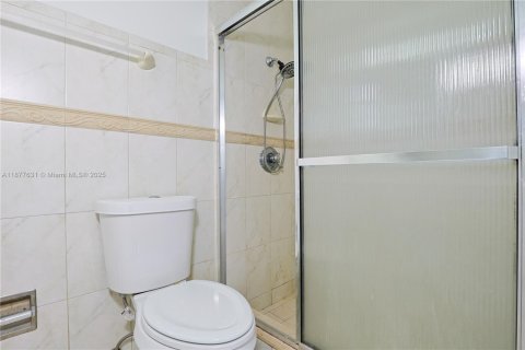 Villa ou maison à louer à Pembroke Pines, Floride: 4 chambres, 158.77 m2 № 1933183 - photo 25