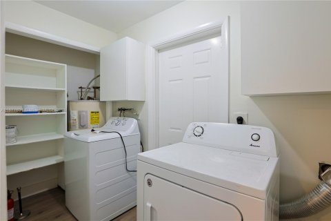 Villa ou maison à louer à Pembroke Pines, Floride: 4 chambres, 158.77 m2 № 1933183 - photo 12