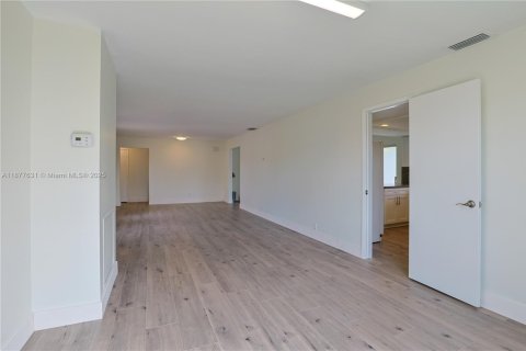 Villa ou maison à louer à Pembroke Pines, Floride: 4 chambres, 158.77 m2 № 1933183 - photo 9