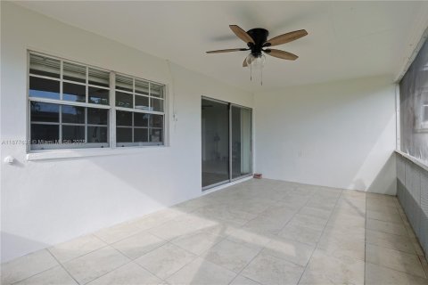 Villa ou maison à louer à Pembroke Pines, Floride: 4 chambres, 158.77 m2 № 1933183 - photo 30
