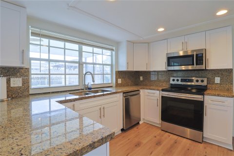 Villa ou maison à louer à Pembroke Pines, Floride: 4 chambres, 158.77 m2 № 1933183 - photo 3