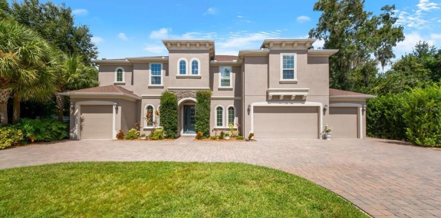 Casa en Lutz, Florida 6 dormitorios, 480.4 m2 № 2386548