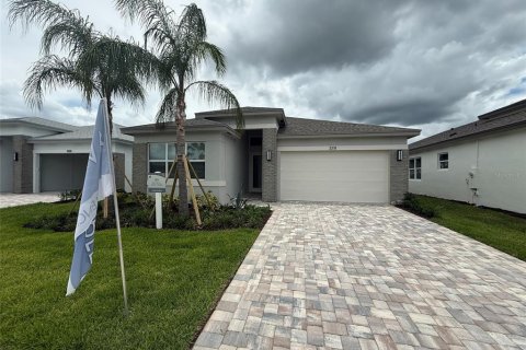 House in Wesley Chapel, Florida 2 bedrooms, 167.87 sq.m. № 2115224