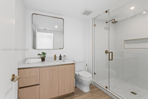 Condominio en alquiler en Miami, Florida № 2077646 - foto 8