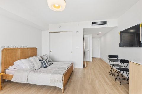 Condominio en alquiler en Miami, Florida № 2077646 - foto 3