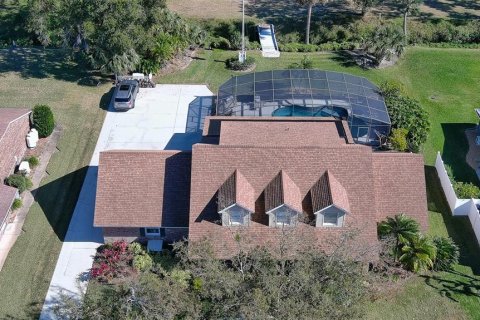 House in New Smyrna Beach, Florida 4 bedrooms, 327.57 sq.m. № 1543885 - photo 15