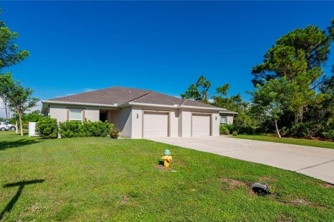 Immobilier commercial à vendre à Punta Gorda, Floride: 6 chambres, 234.86 m2 № 2339254 - photo 4