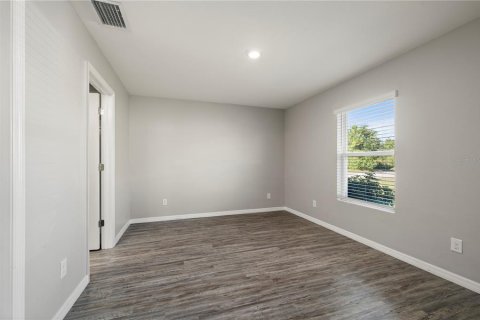 Immobilier commercial à vendre à Punta Gorda, Floride: 6 chambres, 234.86 m2 № 2339254 - photo 15