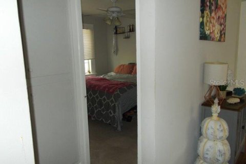 Commercial property in Saint Petersburg, Florida 4 bedrooms, 140.47 sq.m. № 1720410 - photo 15