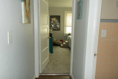 Commercial property in Saint Petersburg, Florida 4 bedrooms, 140.47 sq.m. № 1720410 - photo 19