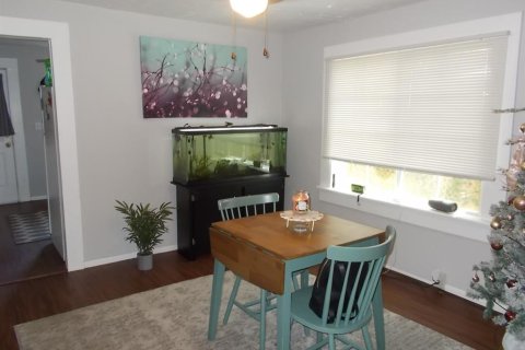 Commercial property in Saint Petersburg, Florida 4 bedrooms, 140.47 sq.m. № 1720410 - photo 13