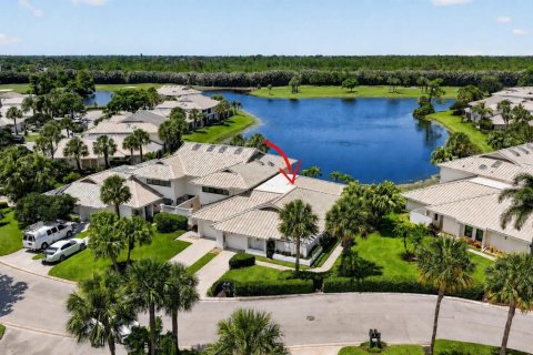 Condo in Stuart, Florida, 2 bedrooms  № 2186326 - photo 2