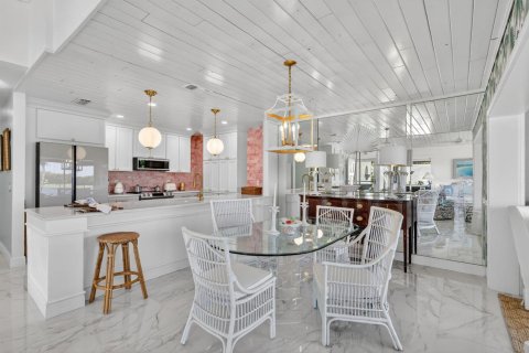 Condo in Stuart, Florida, 2 bedrooms  № 2186326 - photo 23