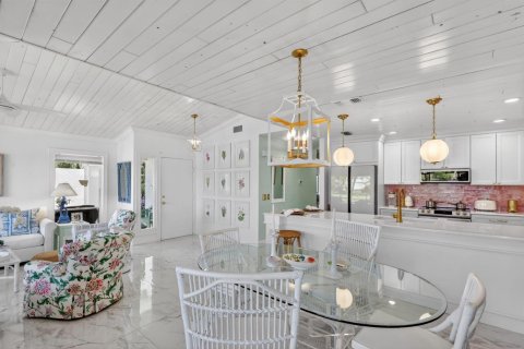 Condo in Stuart, Florida, 2 bedrooms  № 2186326 - photo 21